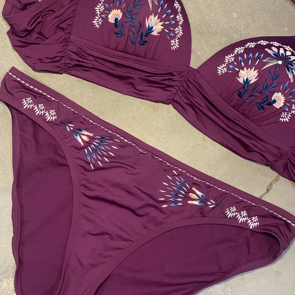 Gibson Latimer Embroidered Boho Bikini - Picture 3 of 5